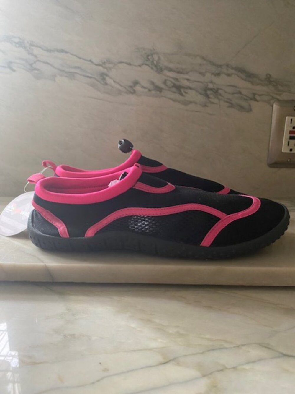 Sun Watcher Womens Water Socks Black Pink Stretch Pull On Water Shoes NWT Size 8